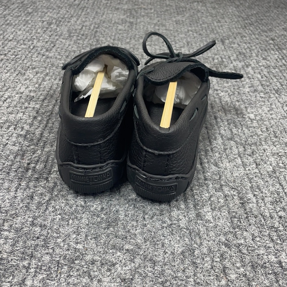 Minnetonka Women’s Moosehide Classic Moccasins (2926) - Picture 3 of 8